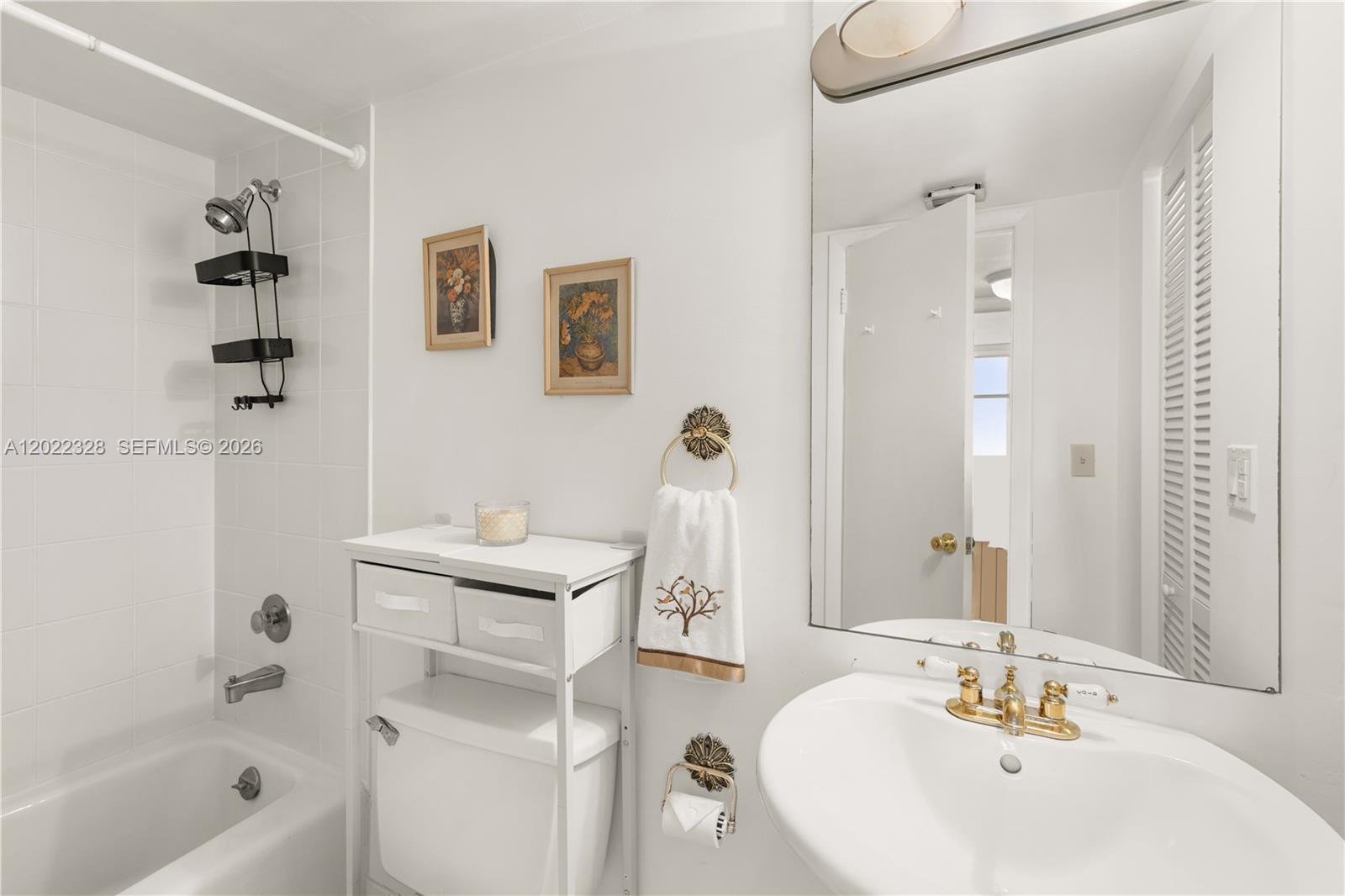 210 Sea View Drive 611 Property Photo 7