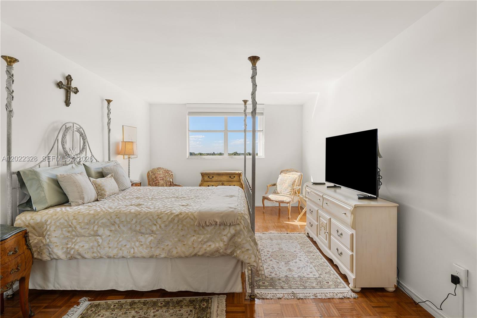 210 Sea View Drive 611 Property Photo 11