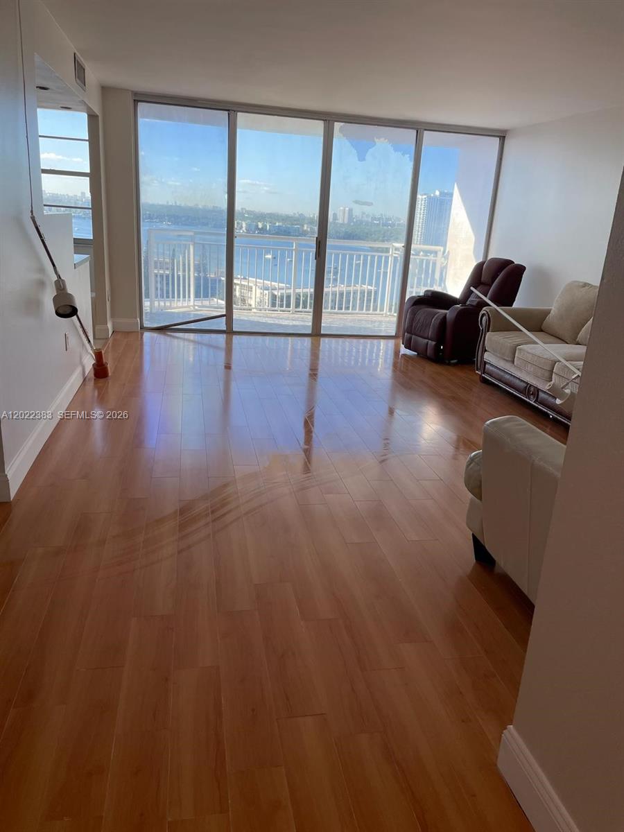 18021 Biscayne Boulevard 1701 Property Photo 1