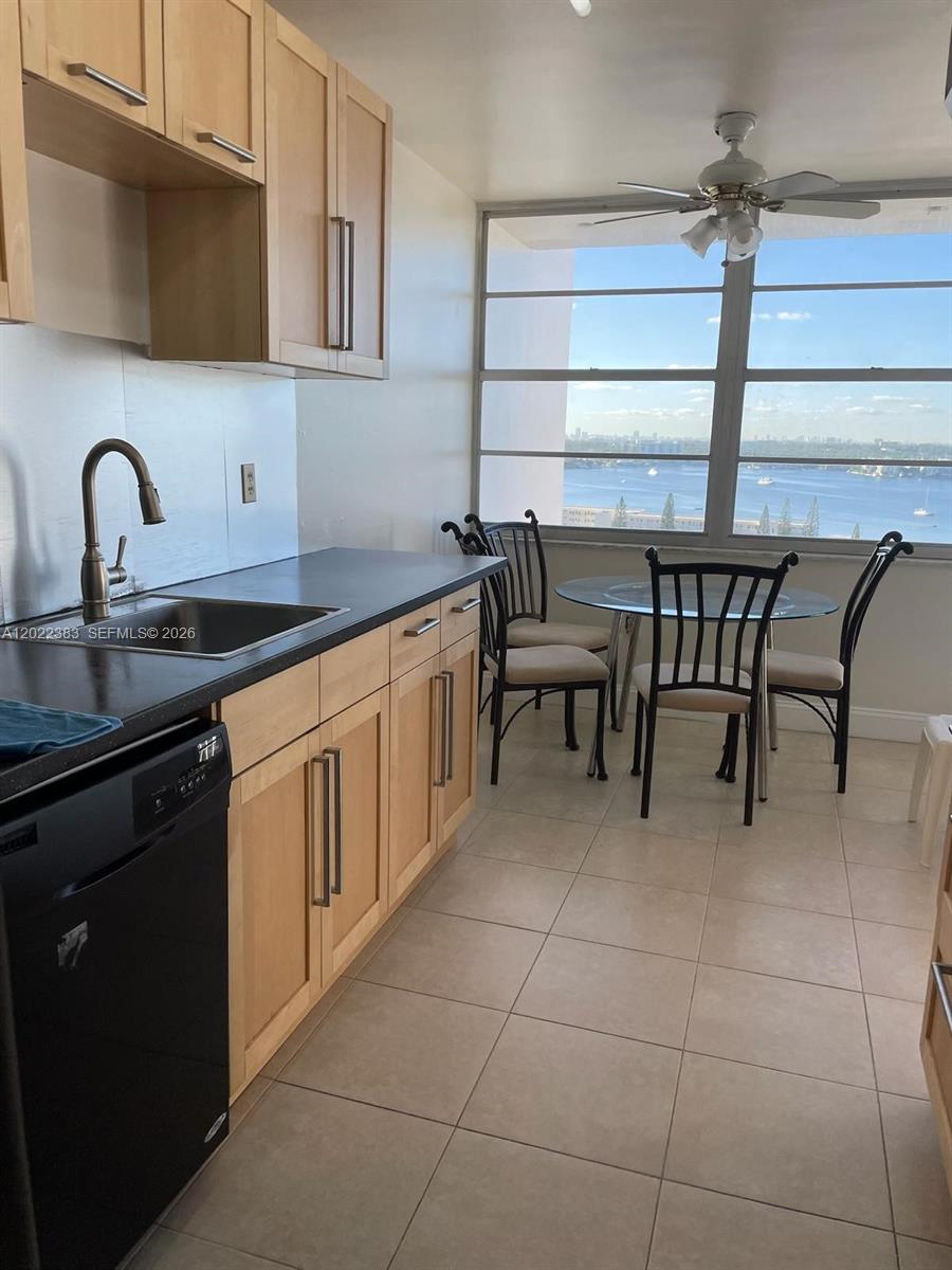 18021 Biscayne Boulevard 1701 Property Photo 2