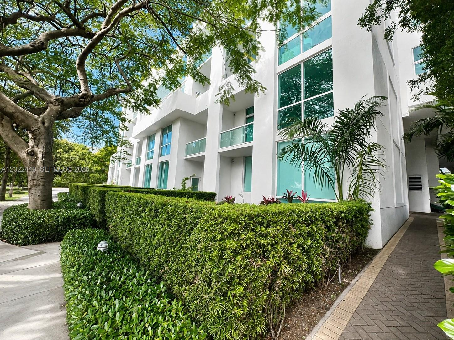 1871 S River Drive A04 Property Photo 1