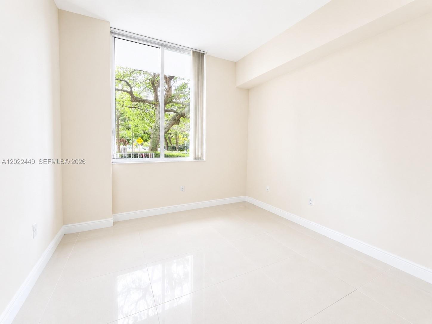 1871 S River Drive A04 Property Photo 6