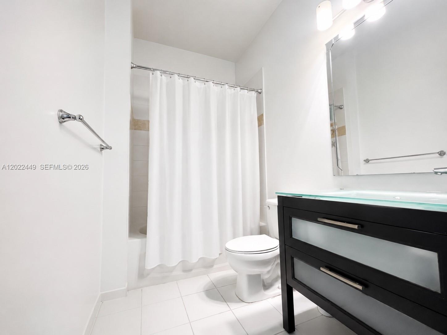 1871 S River Drive A04 Property Photo 8