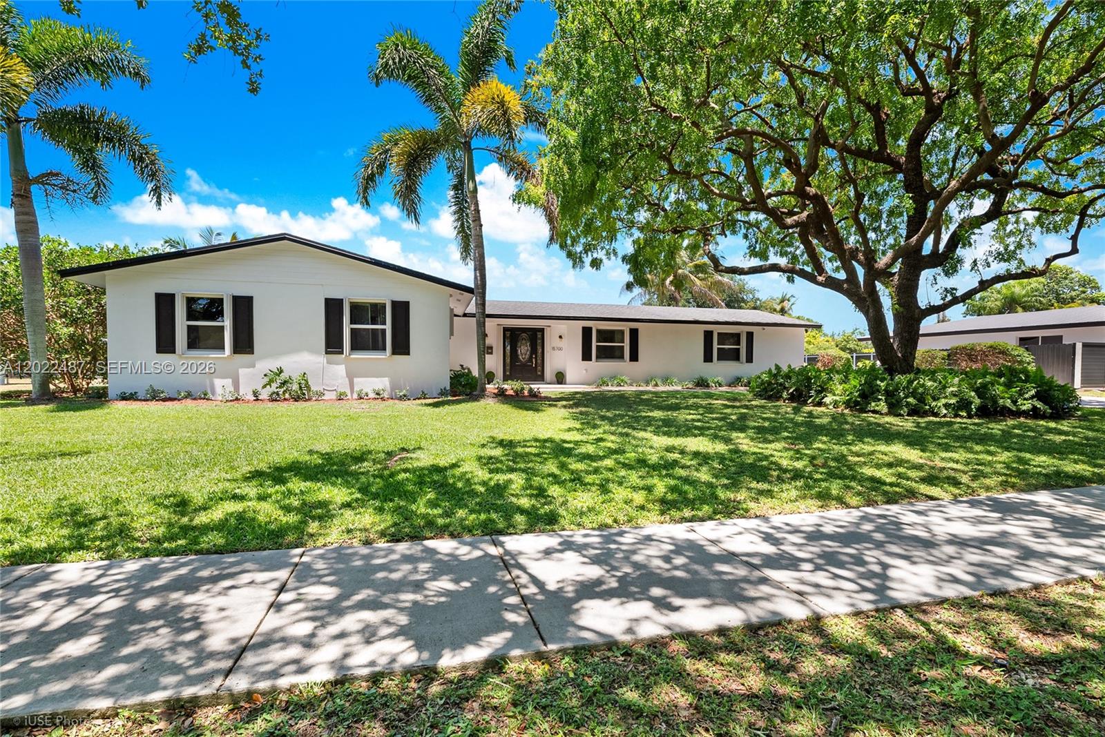 15700 Sw 87th Avenue Property Photo 1