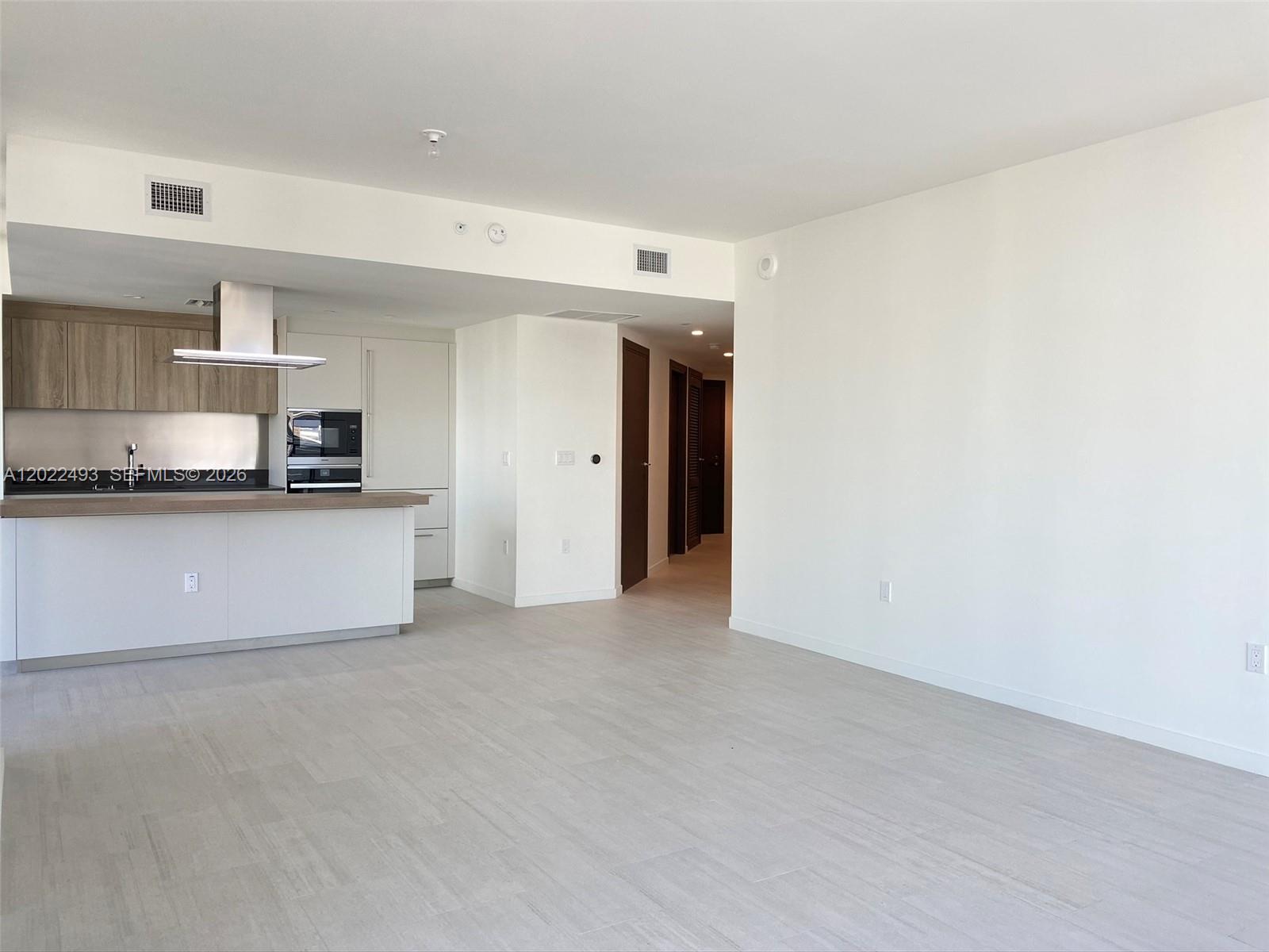 1000 Brickell Plaza 2715 Property Photo 4