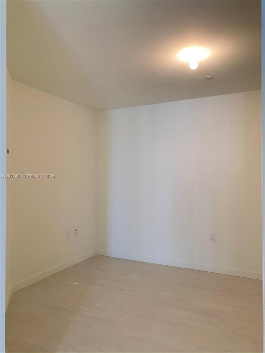 1000 Brickell Plaza 2715 Property Photo 8