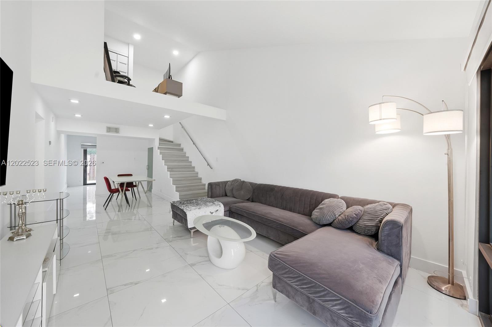 455 NE 210th Terrace