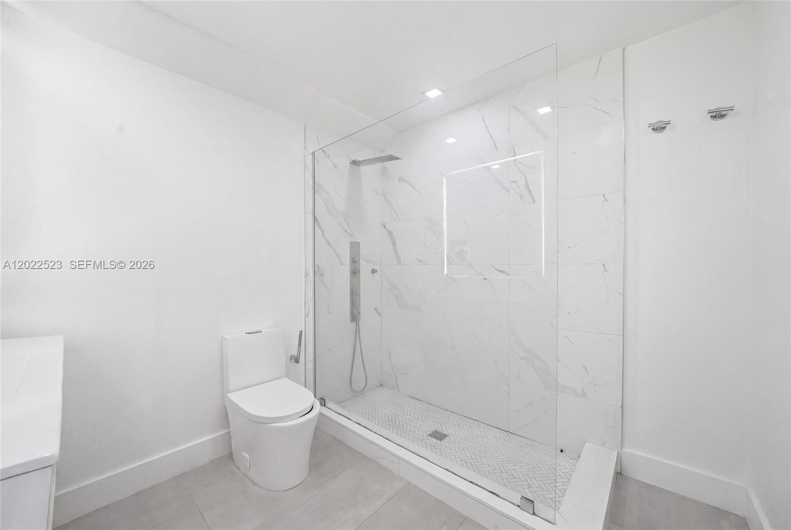 455 Ne 210th Terrace Property Photo 11