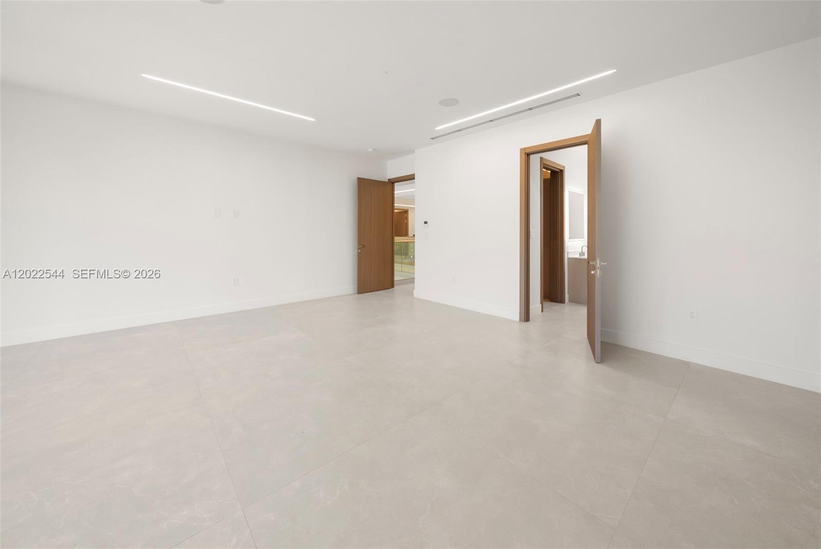 900 Ne 75th Street Property Photo 37