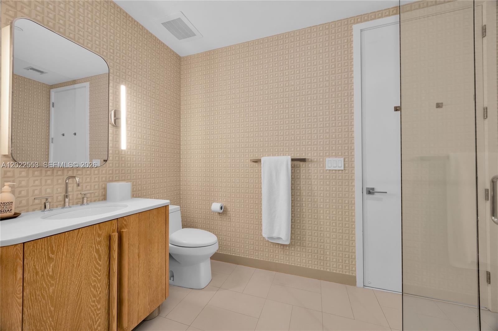 2831 S Bayshore Drive 705 Property Photo 12