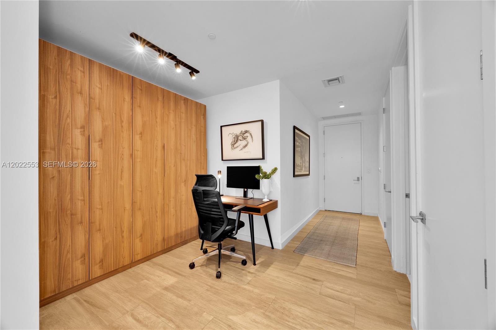 2831 S Bayshore Drive 705 Property Photo 15