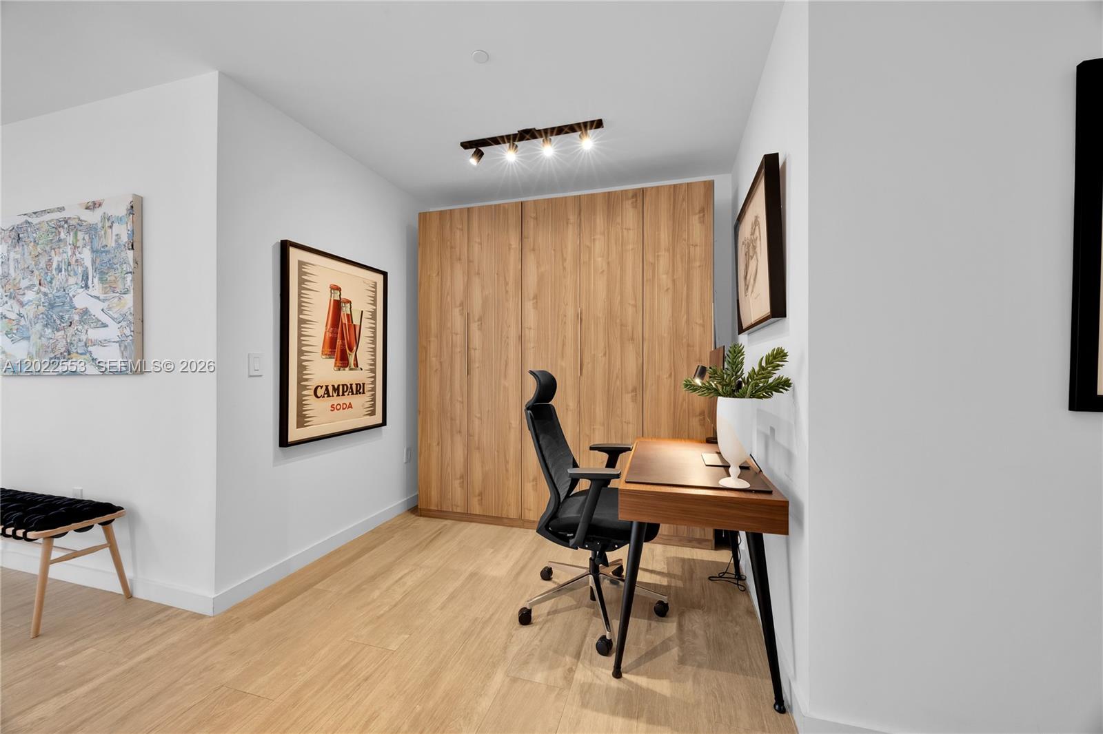 2831 S Bayshore Drive 705 Property Photo 16