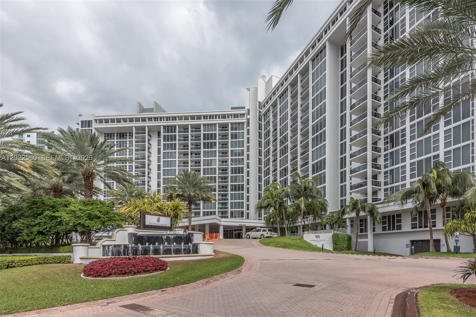 10275 Collins Avenue 706 Property Photo 1