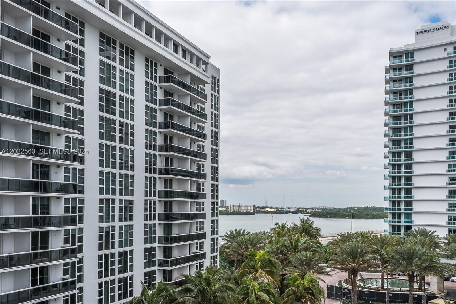 10275 Collins Avenue 706 Property Photo 11