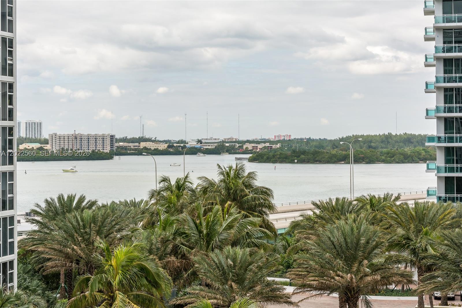 10275 Collins Avenue 706 Property Photo 17