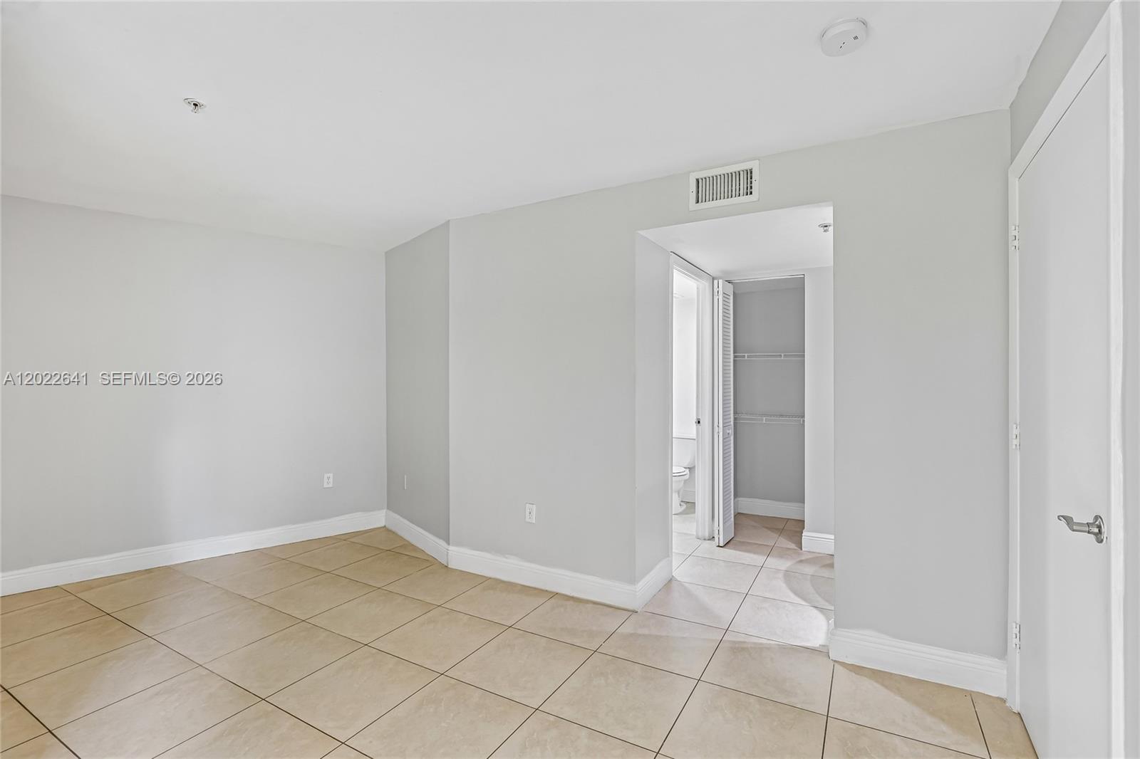 4147 Stirling Road 105 Property Photo 15