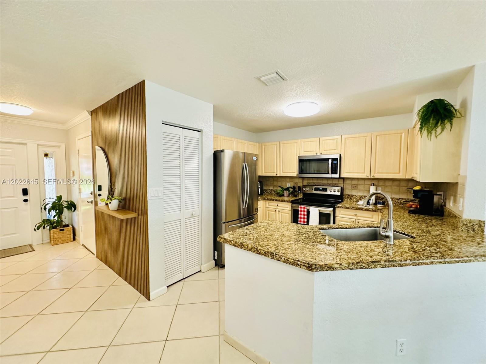 8952 Nw 38th Drive Property Photo 15