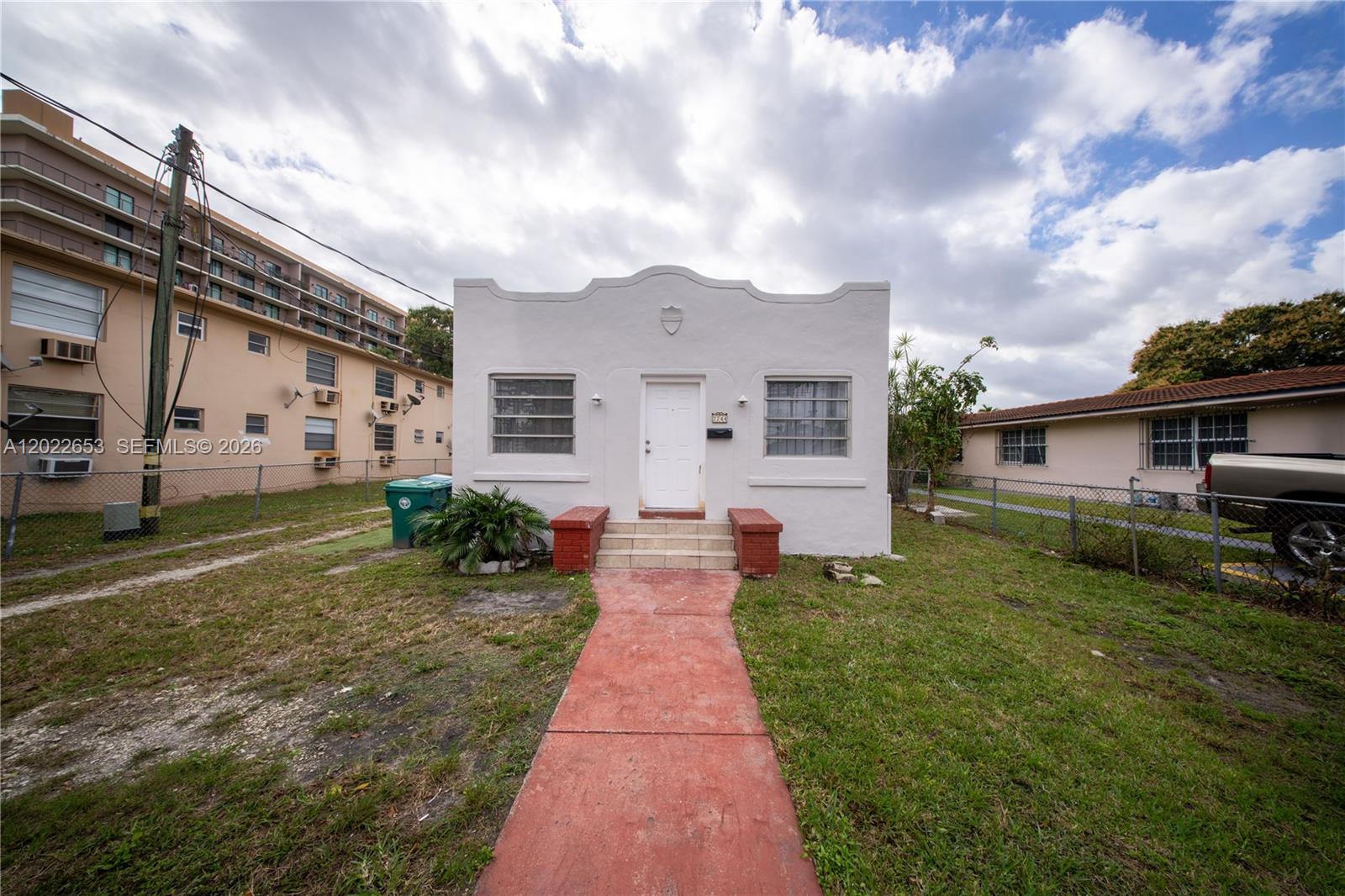 2744 Sw 16th Terrace Property Photo 1