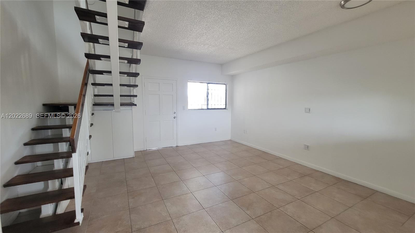 A12022689 Property Photo 3