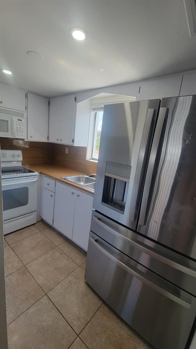 A12022689 Property Photo 5