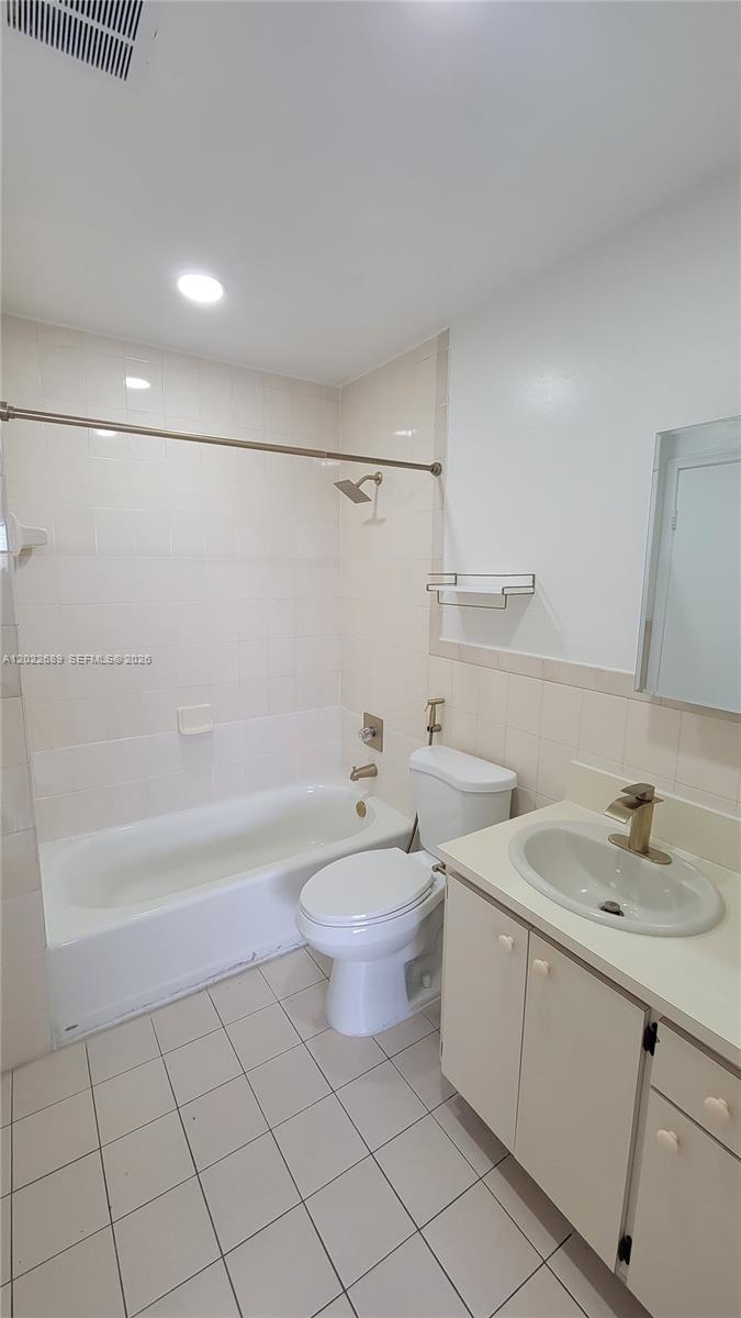 A12022689 Property Photo 15