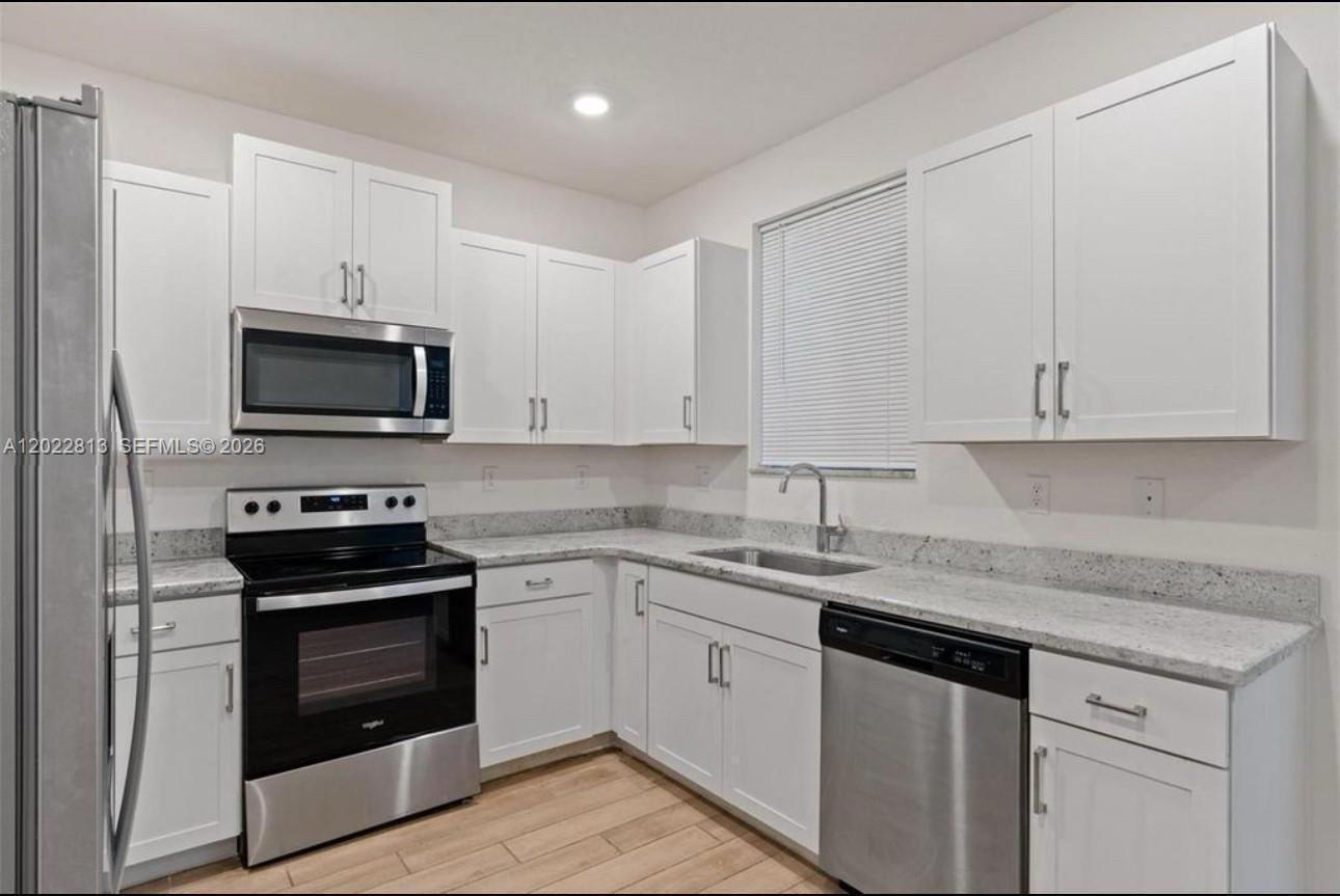 2474 SE 10th Court Property Photo 1