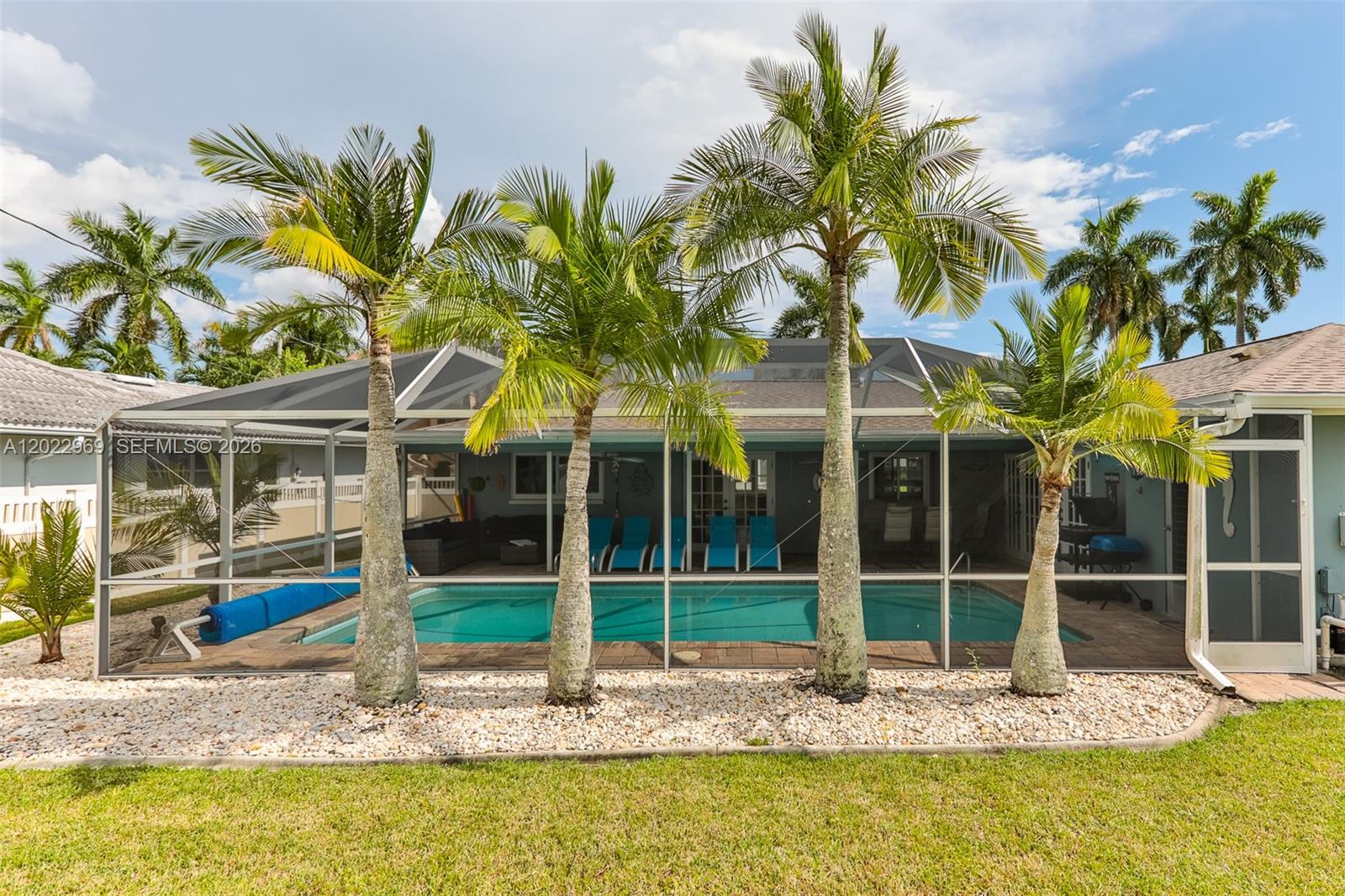 355 Bayshore Drive Property Photo 3