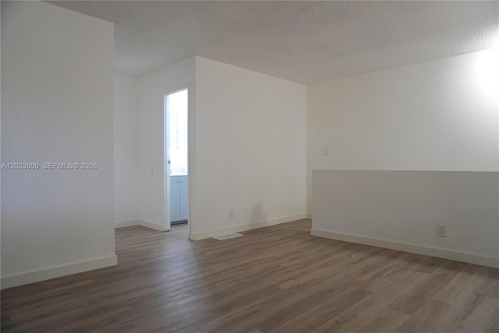 17901 Nw 68th Avenue S204 Property Photo 5