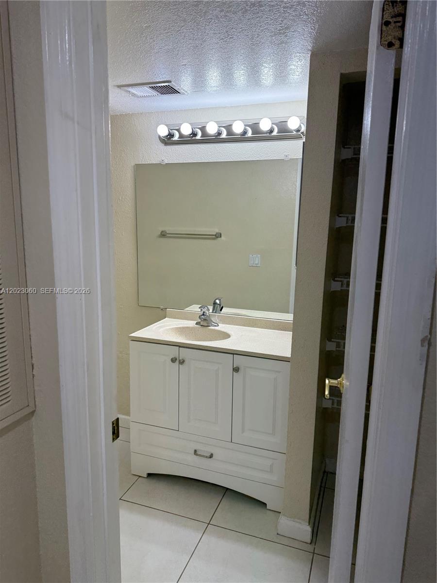 2946 S University Drive 7109 Property Photo 10