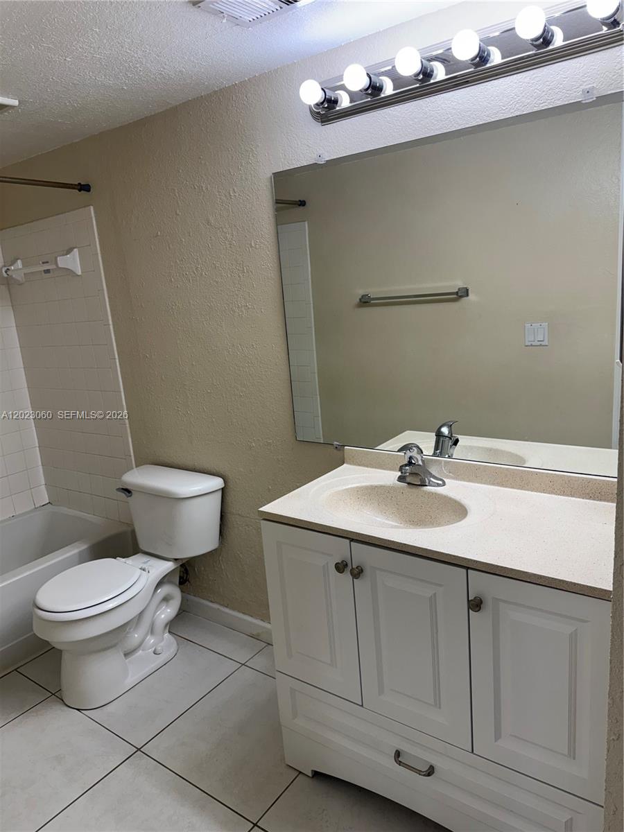 2946 S University Drive 7109 Property Photo 11