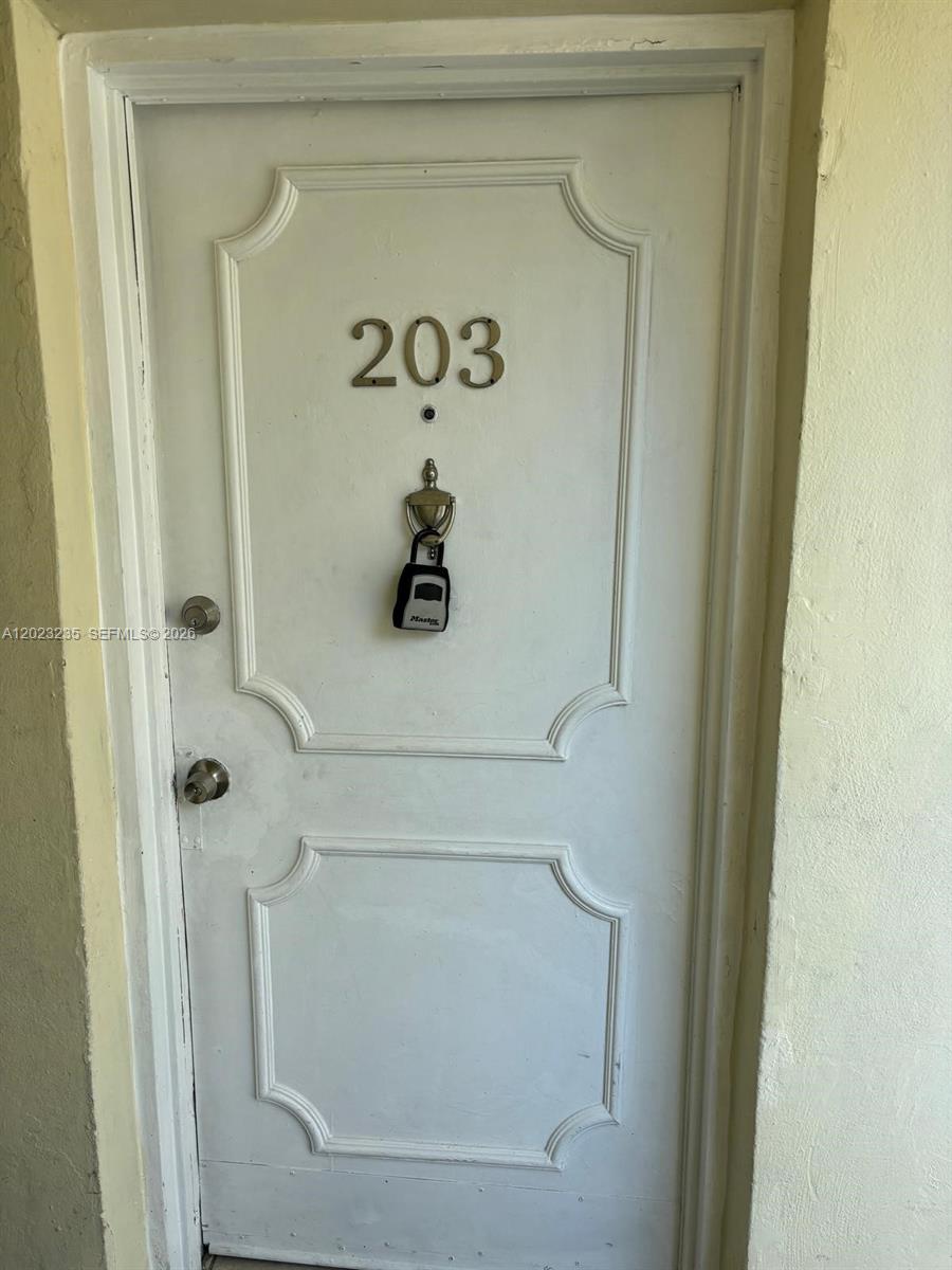 3050 S Dixie Highway 203 Property Photo 1