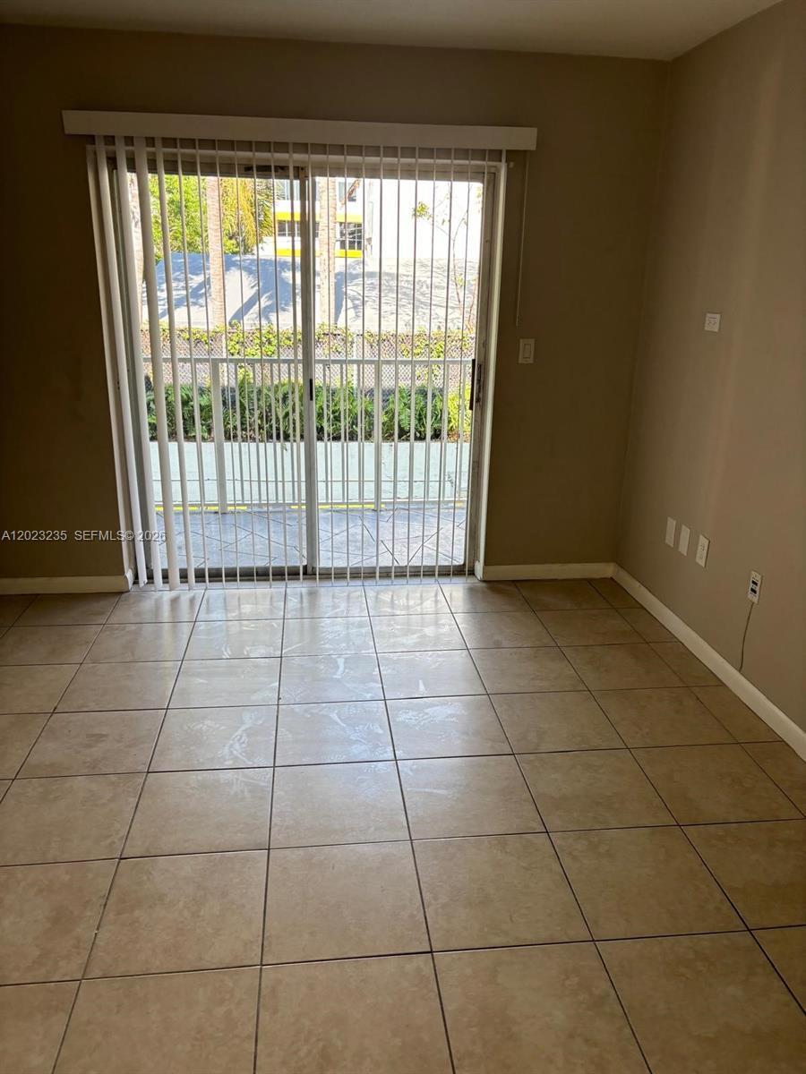 3050 S Dixie Highway 203 Property Photo 4