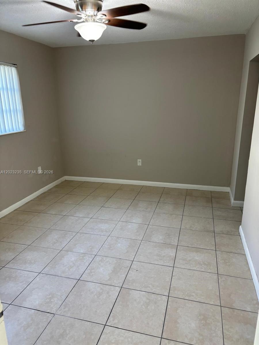 3050 S Dixie Highway 203 Property Photo 5