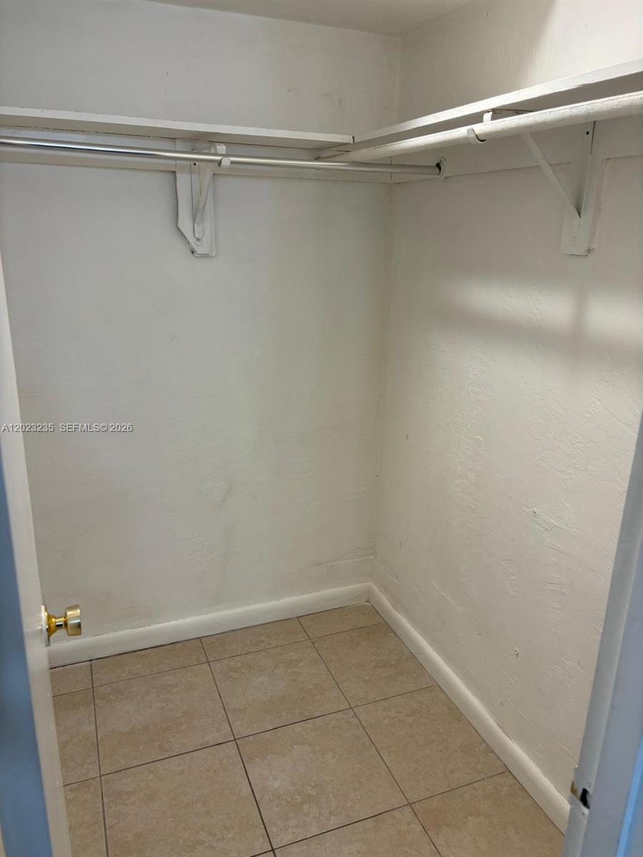 3050 S Dixie Highway 203 Property Photo 8