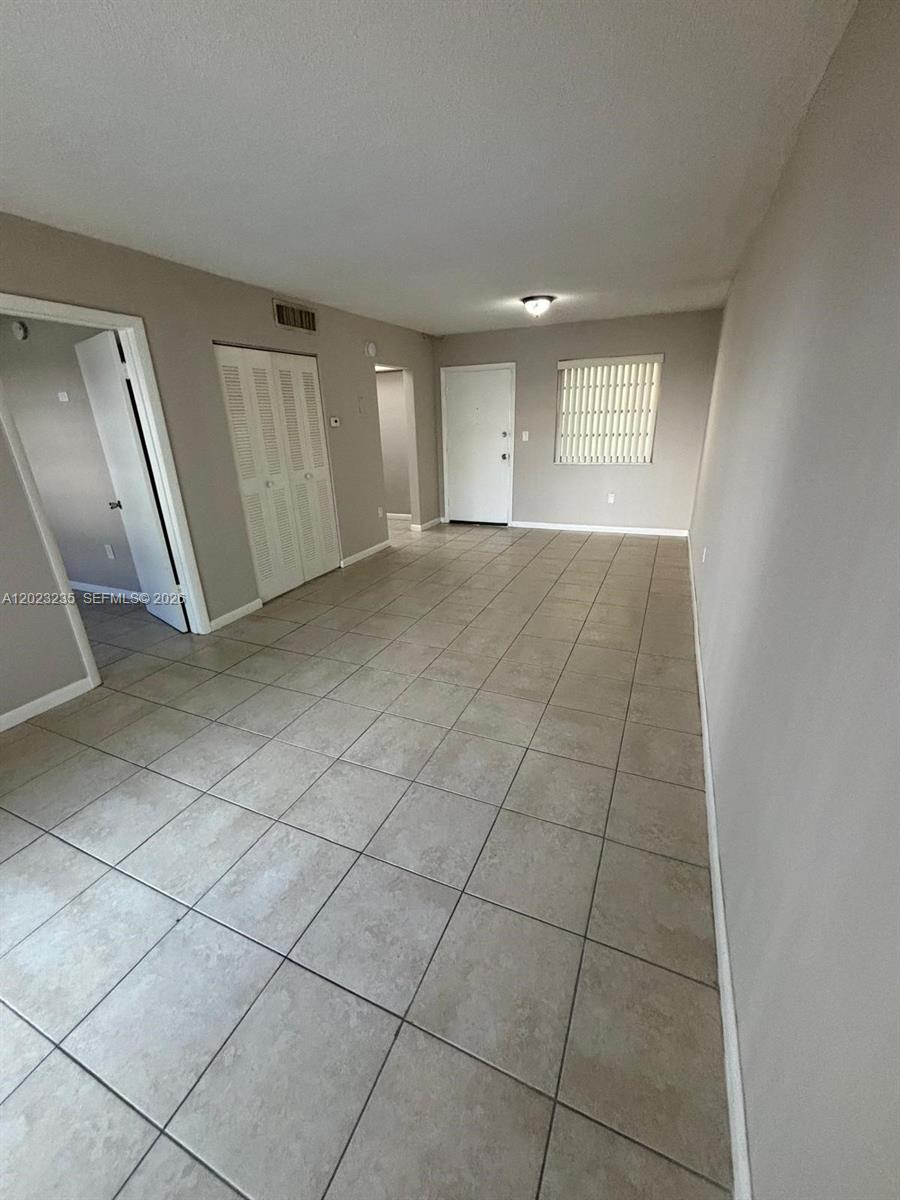 3050 S Dixie Highway 203 Property Photo 10