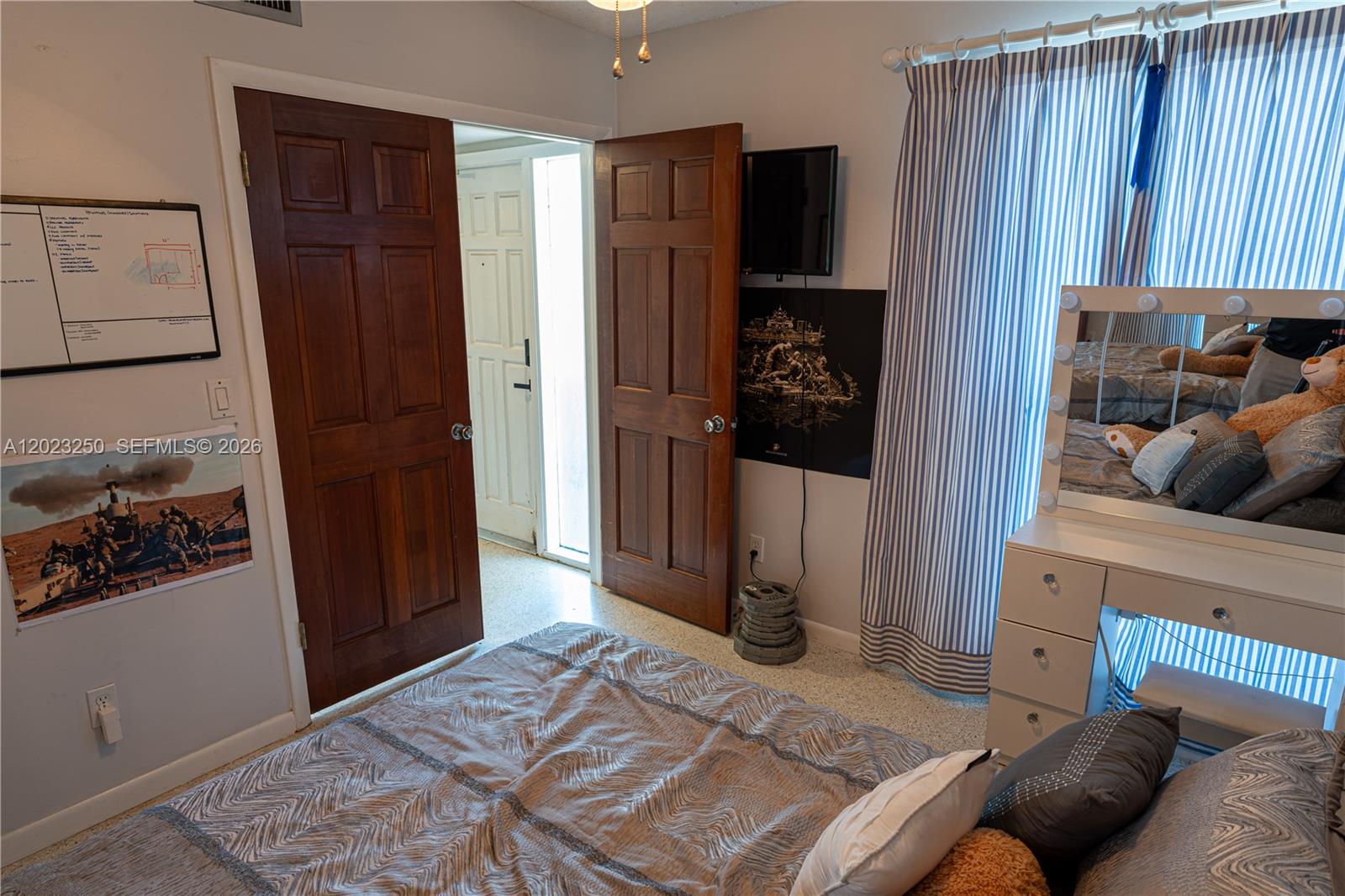 982 Sw Airoso Boulevard Property Photo 7