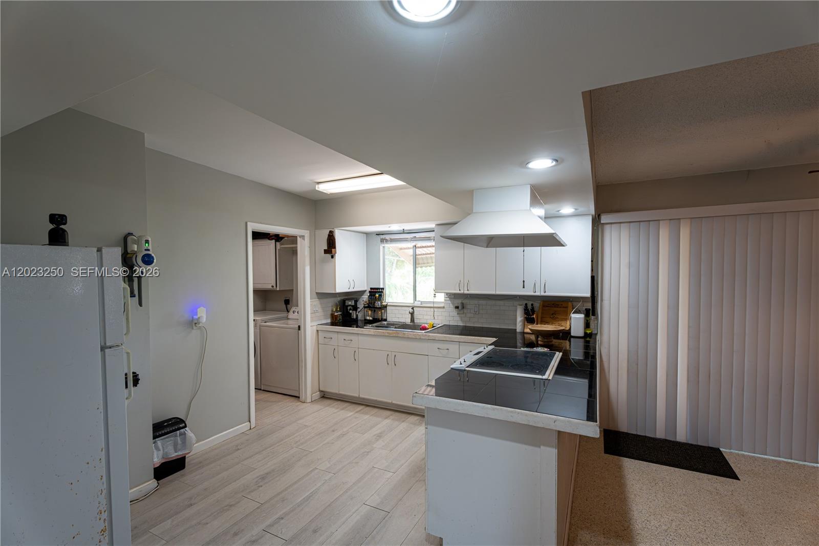 982 Sw Airoso Boulevard Property Photo 16