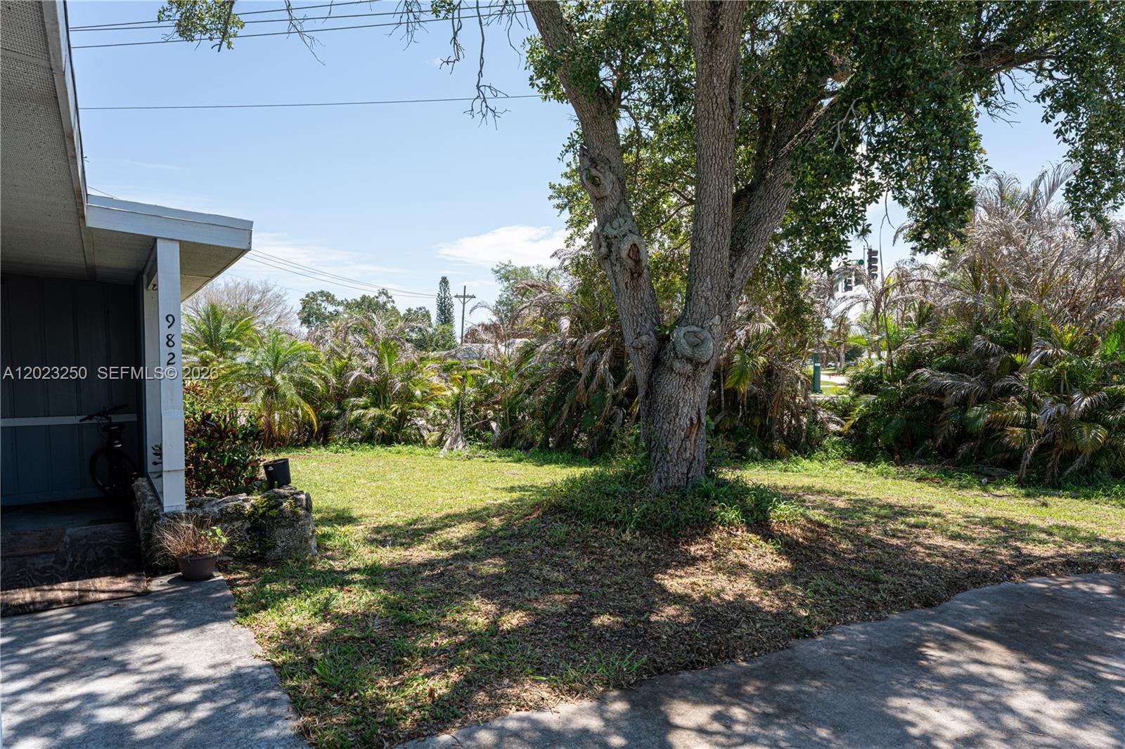 982 Sw Airoso Boulevard Property Photo 33