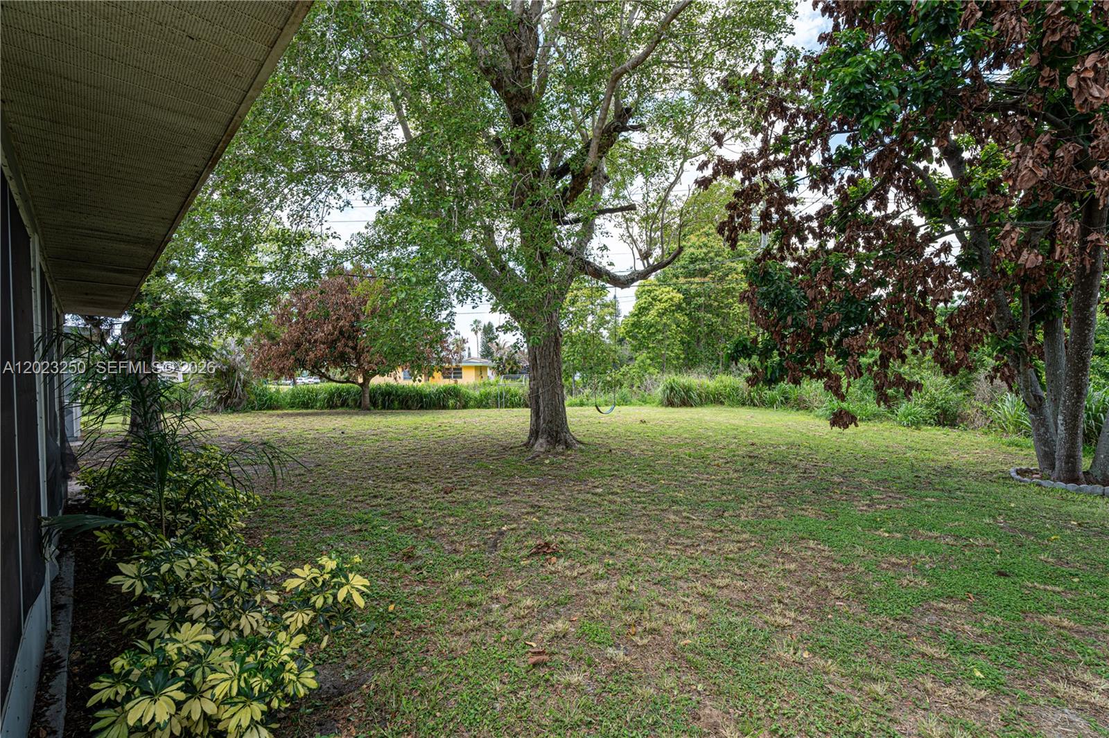 982 Sw Airoso Boulevard Property Photo 37