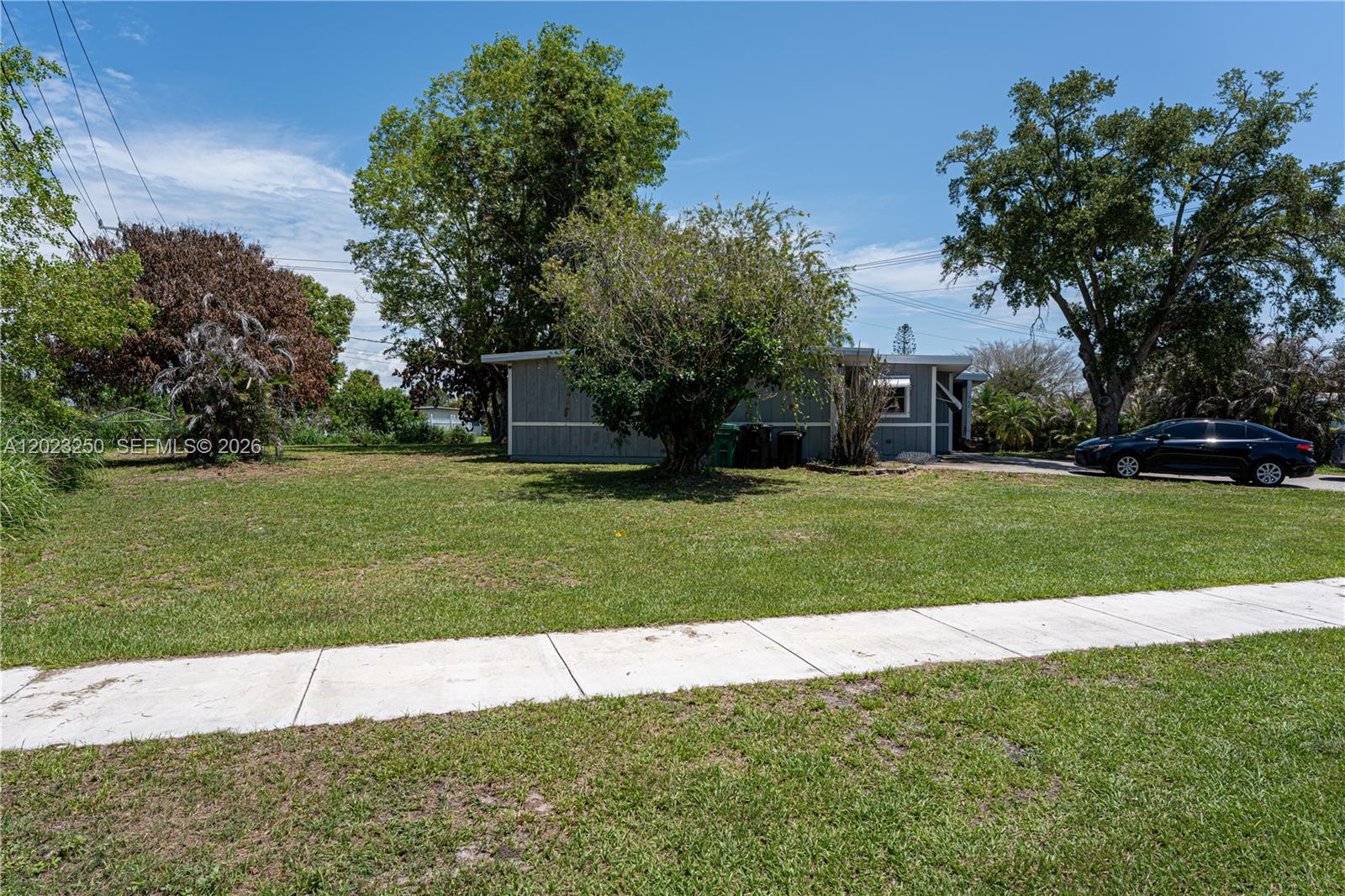 982 Sw Airoso Boulevard Property Photo 40