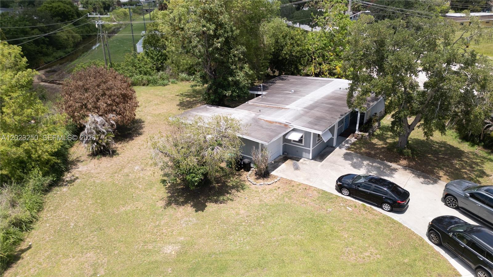 982 Sw Airoso Boulevard Property Photo 47