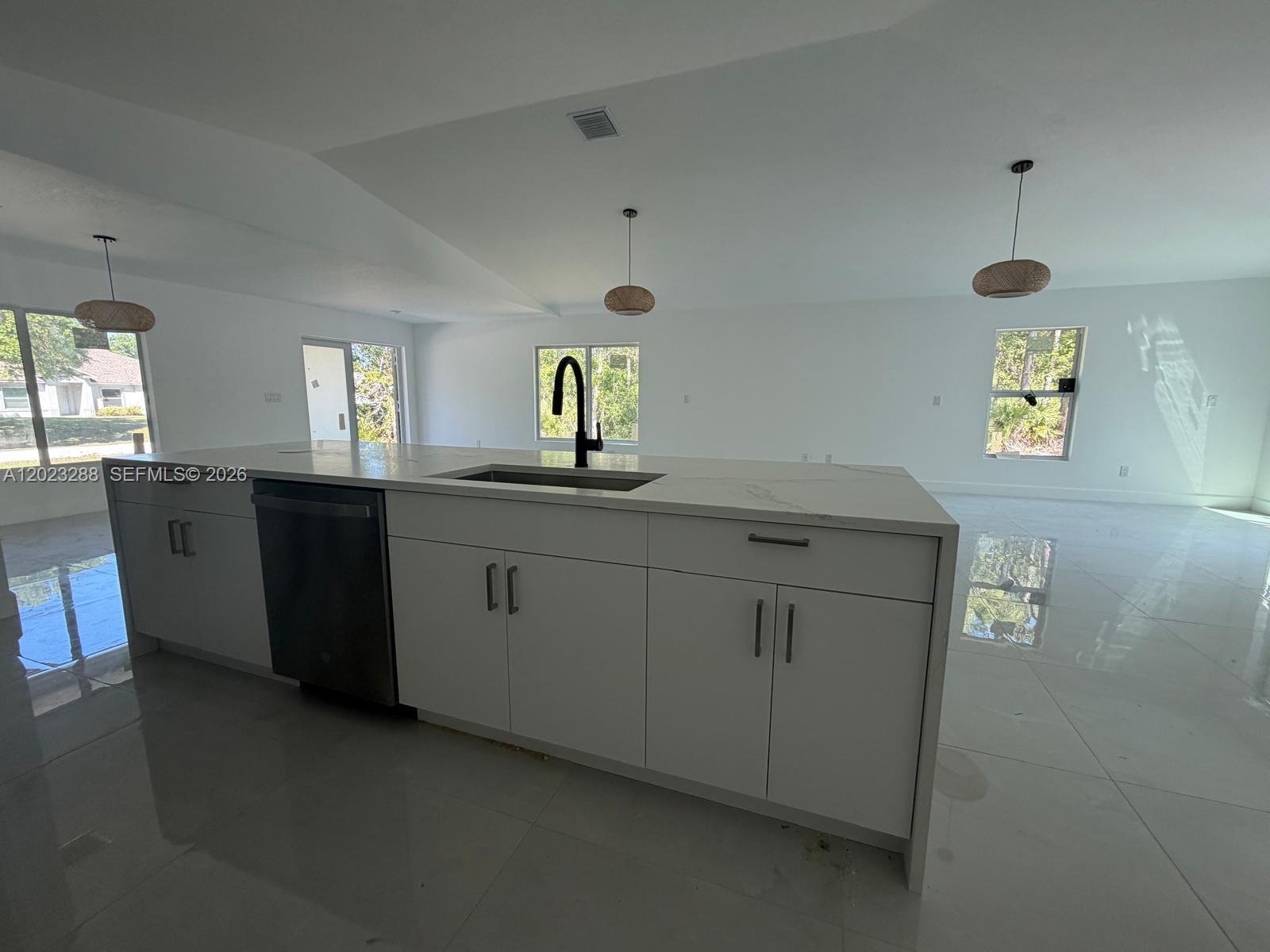 8636 100th Court Property Photo 6