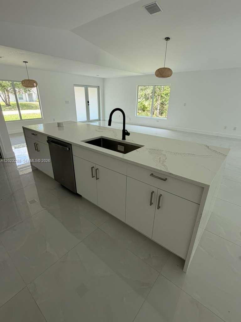 8636 100th Court Property Photo 8