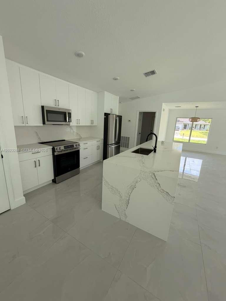 8636 100th Court Property Photo 9