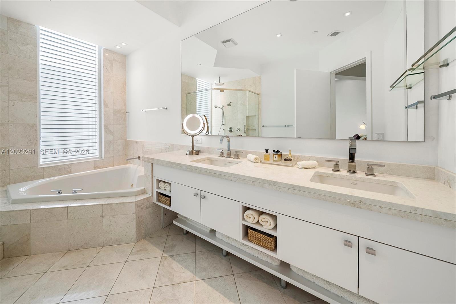 900 Brickell Key Boulevard 1801 Property Photo 20