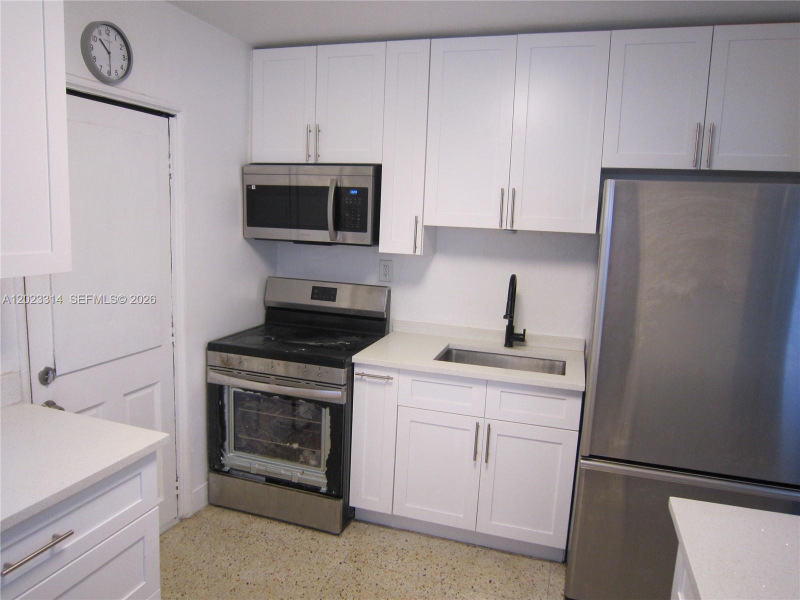 522 N 19th Avenue 5 Property Photo 4