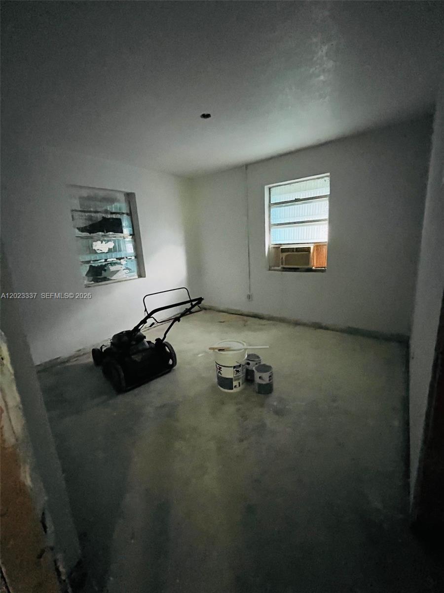 1344 W 10th Street Property Photo 5