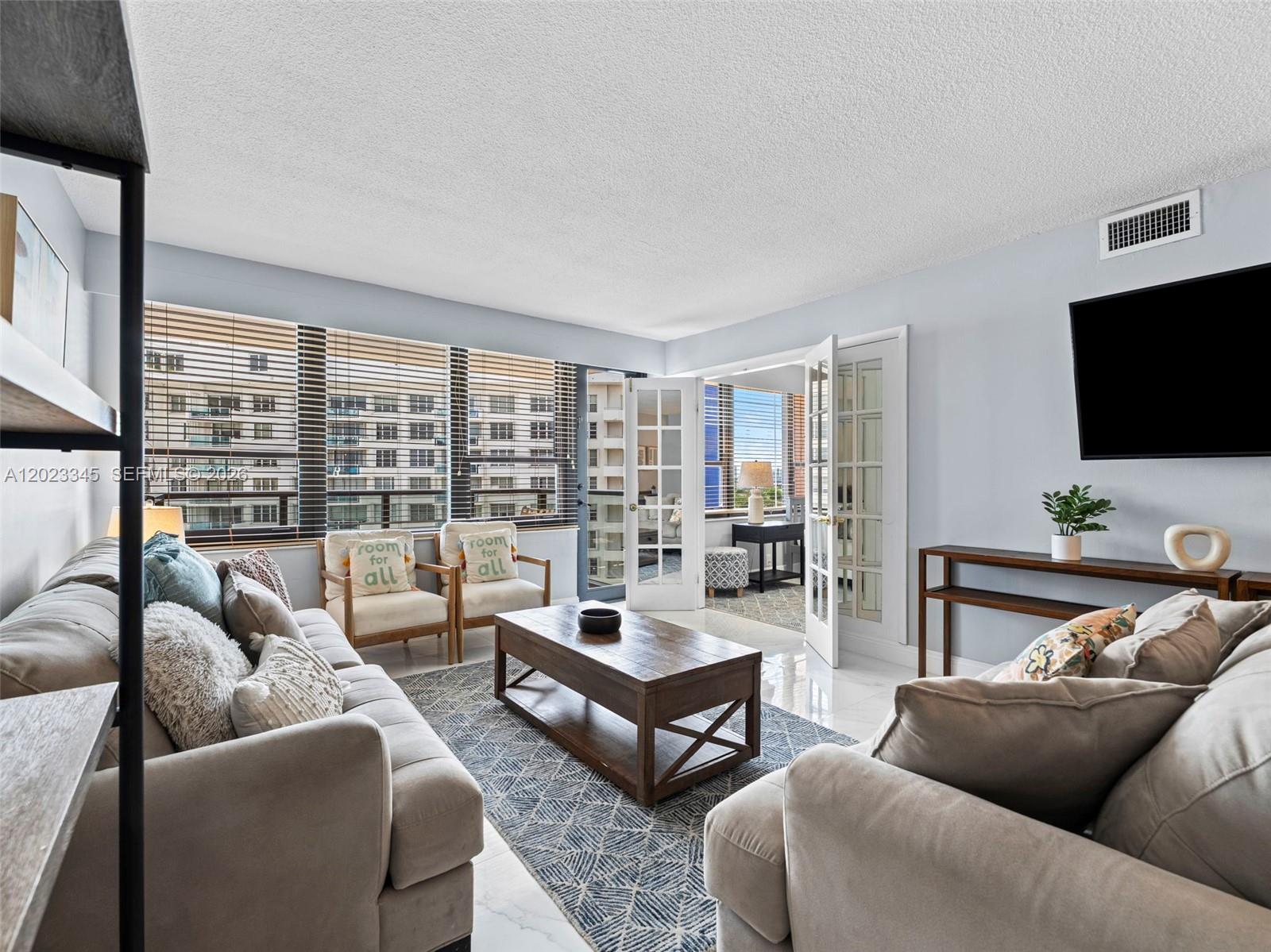 5225 Collins Avenue 1509 Property Photo 6