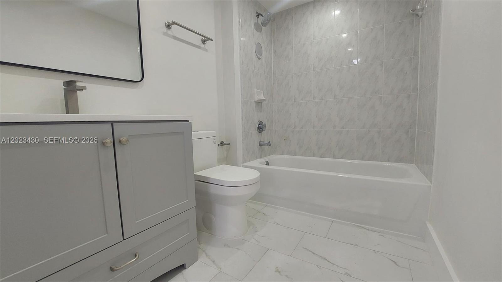 2642 Collins Avenue 408 Property Photo 8