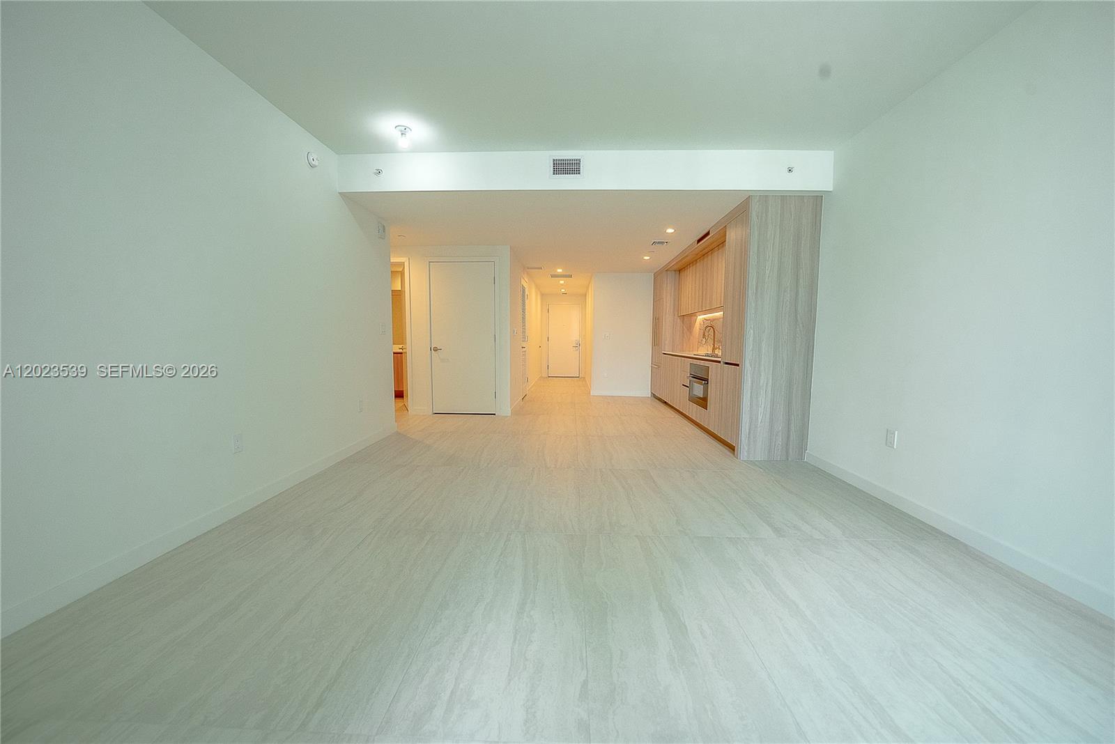 77 Se 5th Street 2203 Property Photo 5